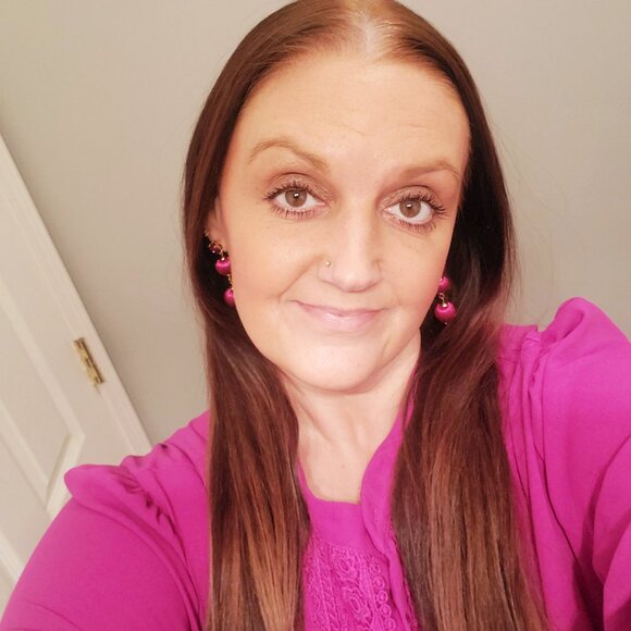 Meet your Posher, Hayley - Picture 1 of 1